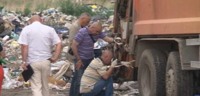 Criminaliştii la locul accidentului
