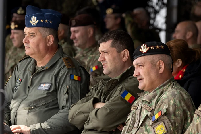 Radu Miruță alături de șefi din MApN FOTO: Mircea-Cristian Maer