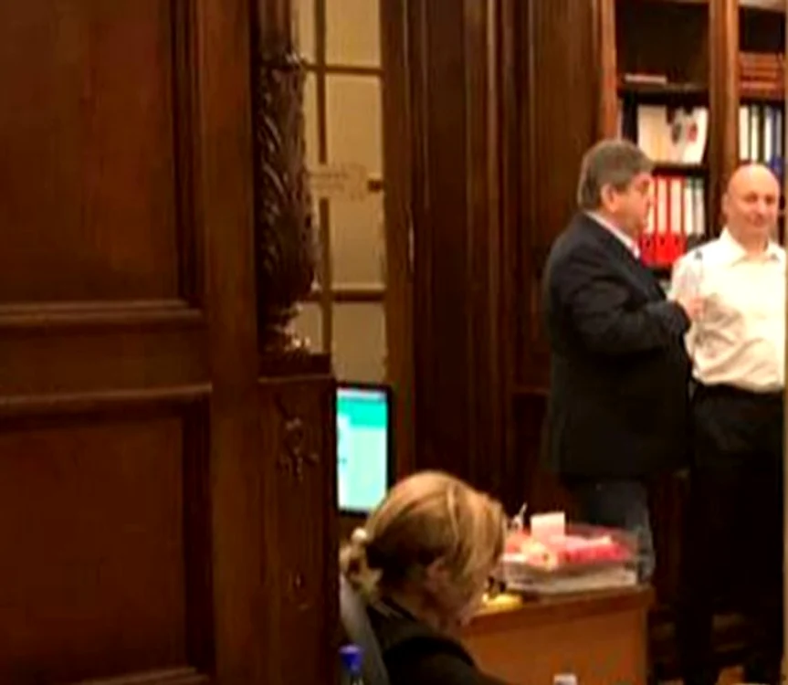 Gabriel Oprea a venit duminică seară la sediul PSDFoto: arhivă personală