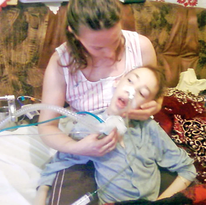 
    Sofia Bădică a început să facă  progrese şi sunt  momente când respiră şi singură  