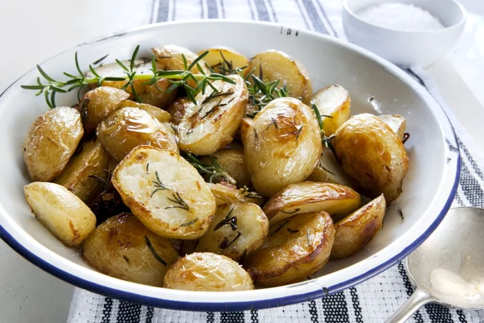 cartofi noi rozmarin, 3 retete, jamie oliver jpeg