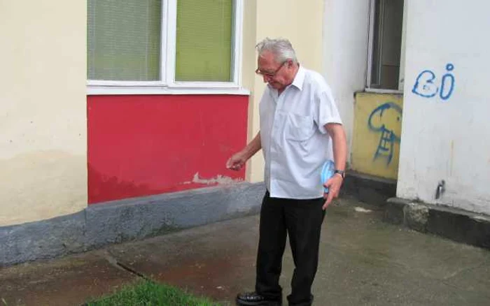 Medicul Cseke Ludovic, unul dintre zălăuanii care sunt nevoiţi să suporte abuzurile locatarilor C3 FOTO Olimpia Man