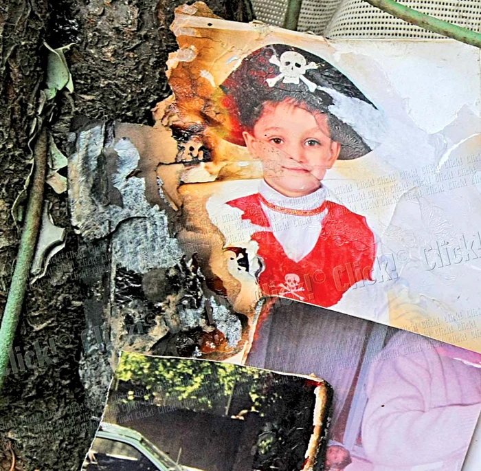 
    Aşa arăta baraca familiei Cozac după ce  pompierii au reuşit să stingă incendiul  