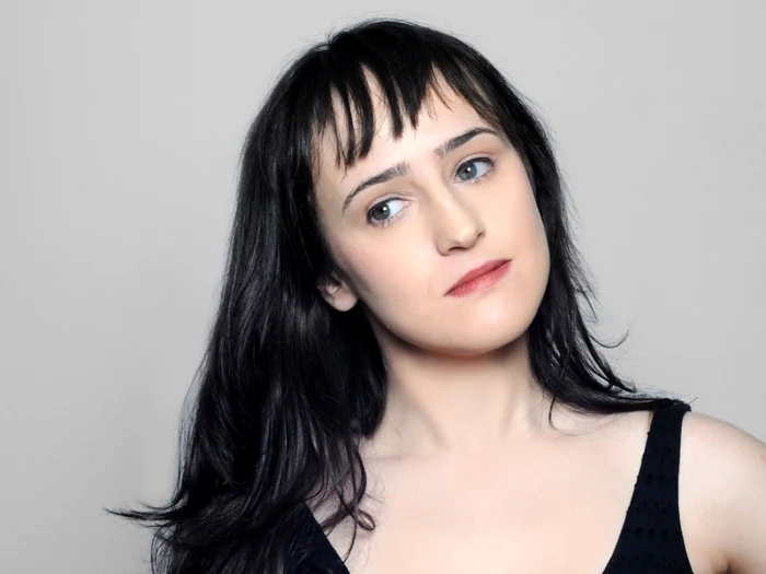 Mara Wilson a jucat alături de regretatul Robin Williams în comedia „Mrs. Doubtfire“ FOTO how-rich.org