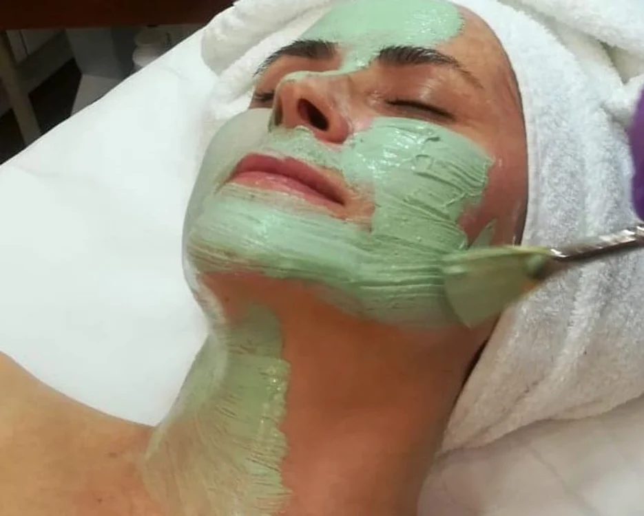 
    O mască purificatoare poate face adevărate minuni la trecerea dintre anotimpuri  