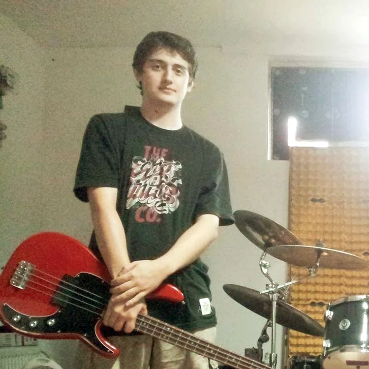      Ionuţ Maior (27 de ani, basist), decedat 7.11.2015