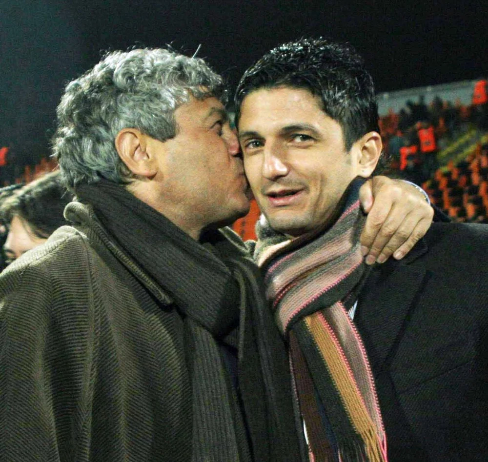 Răzvan Lucescu a izbucnit în lacrimi la ceremonia dedicată tatălui său la Muzeul Fotbalului. Copiii săi suferă în tăcere: „Devenise ca un tată pentru ei. Se simt singuri!”