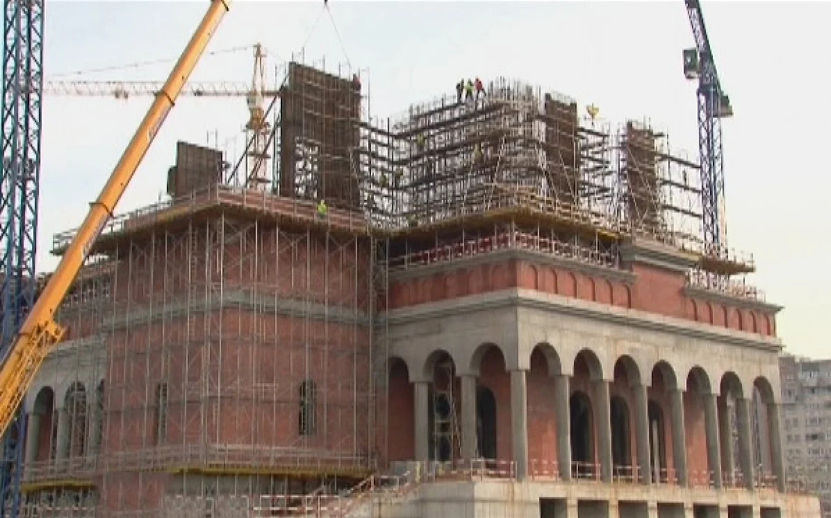 Catedrala Mântuirii Neamului a fost scoasă la vânzare, în glumă, de un român FOTO Basilica.ro
