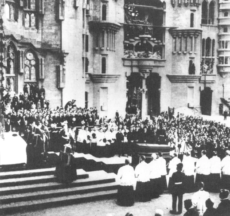 Funeraliile lui Gaudi, la 12 iunie 1926 (© Wikimedia Commons)