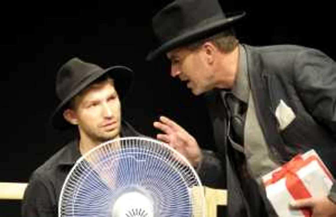 Actorii Teatrului Anton Pann au deschis stagiunea 2012-2013 în Germania, cu scenete de Caragiale