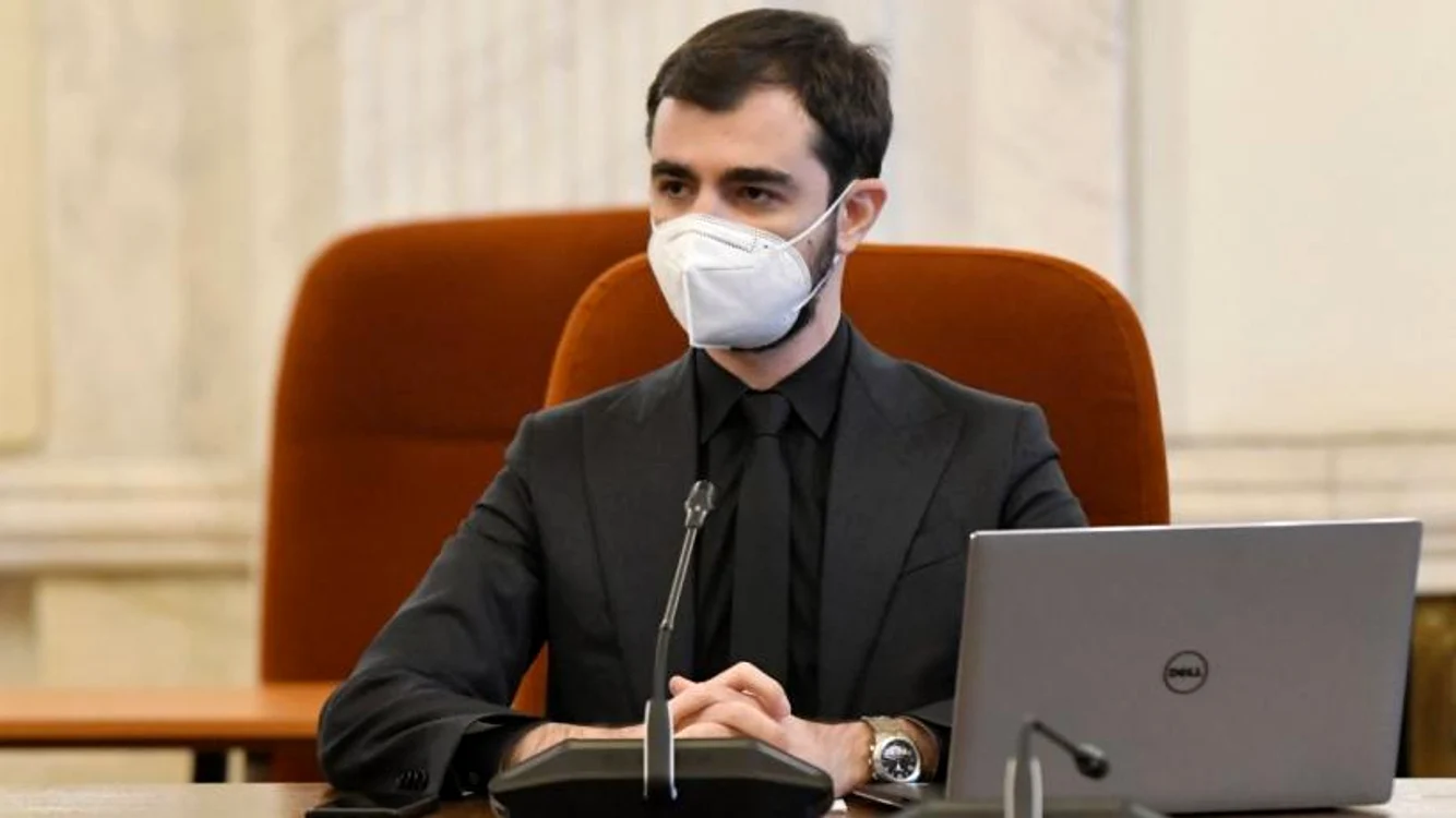 
    Ministrul Claudiu Năsui a declarat că este gelos pe Vlad Voiculescu că a fost atacat înaintea sa de PSD  