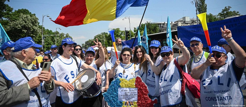 AUR vrea să dea profesorilor banii pentru tancurile armatei
