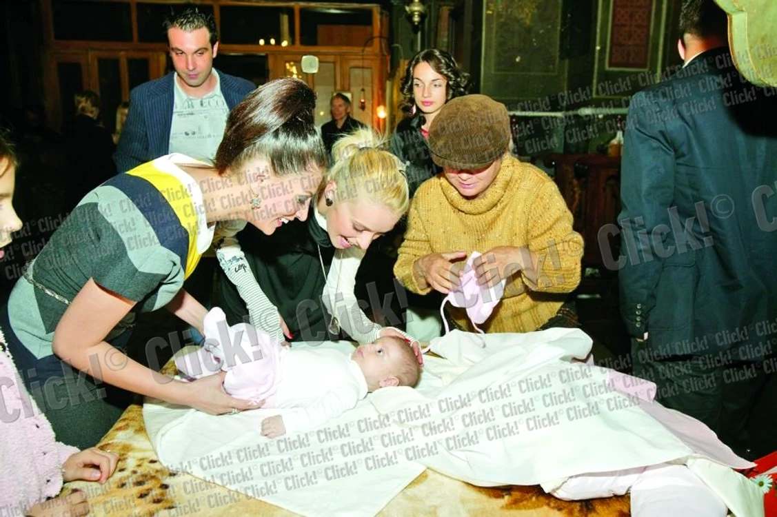 În octombrie  2008, au  botezat-o pe fetiţa  lor, Ruxandra