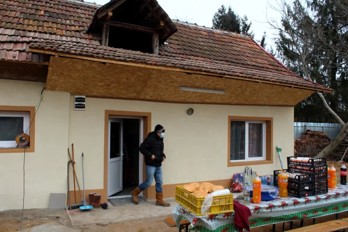 Un fost hambar a fost transformat în locuinţă Foto: Alin Ion
