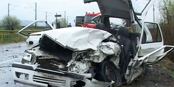 Accident 6 raniti Dumbraveni
