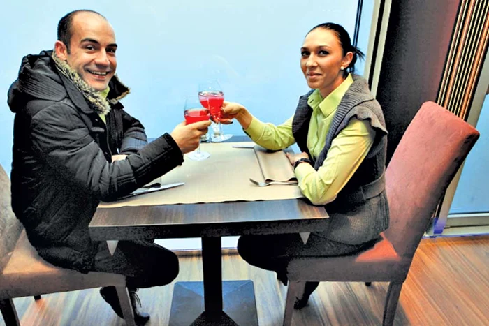La ceainăria de la Cotroceni îndrăgostiţii sorb din ceaiul Amore şi Lemon Love (9 lei, 400 ml)