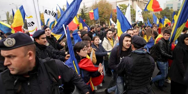 Platforma Unionistă Acţiunea 2012 organizează marşul Luptă pentru Basarabia în Bucureşti sâmbătă 22 octombrie 2016 FOTO Inquam Photos Liviu Florin Albei 