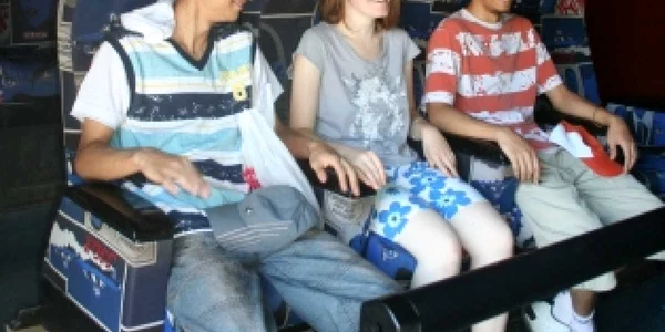 Constanţa: Litoral 2009 / Distracţie 7D la malul mării