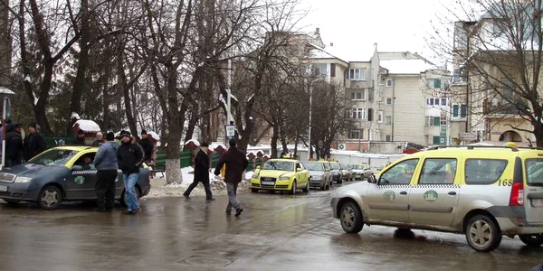 Jumătate din firmele de taxi au solicitat să se transforme în Persoane Fizice Autorizate 