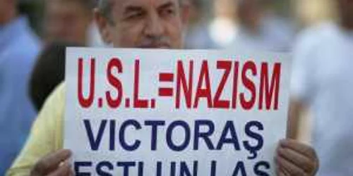 Protestatarii au avut cu ei pancarte 