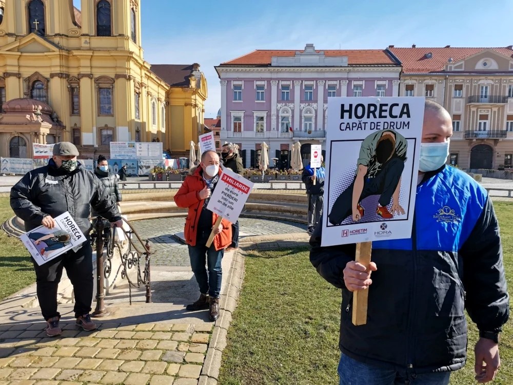 Reprezentanţii HoReCa au protestat şi în stradă