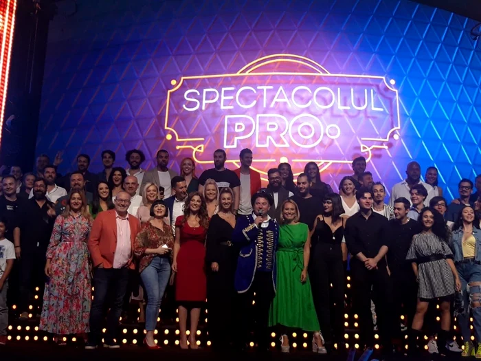 Andreea Esca, alături de colegi, la lansarea grilei PRO TV