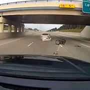 Oprire spectaculoasă pa autostrada sursa CBS News Detroit (1) jpg