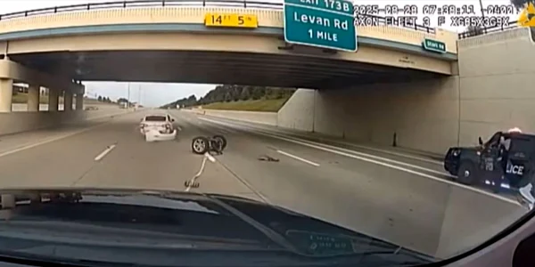Oprire spectaculoasă pa autostrada sursa CBS News Detroit (1) jpg
