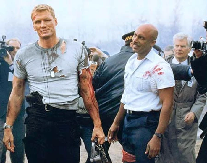 
    Vineri, de la ora  23.30, va fi difuzat  filmul “Numărătoarea  inversă” cu Dolph  Lundgren în rolul  principal  