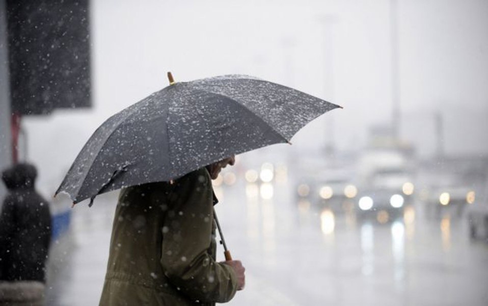 Prognoza meteo joi, 5 decembrie. Vreme rece și întunecată, cu ceață în mai multe județe. În unele zone din țară va ninge