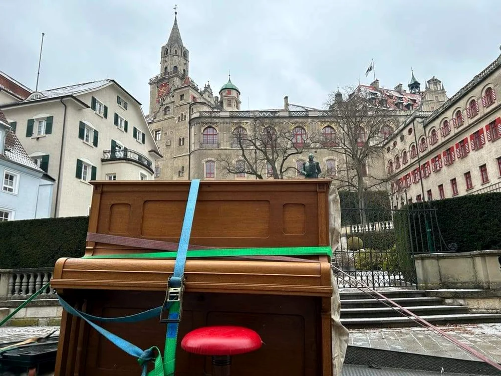Pianina din Germania așteaptă să fie adusă la Timișoara