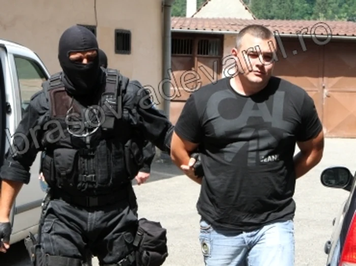 Braşov: Interlopul care i-a bătut pe turişti a fost arestat
