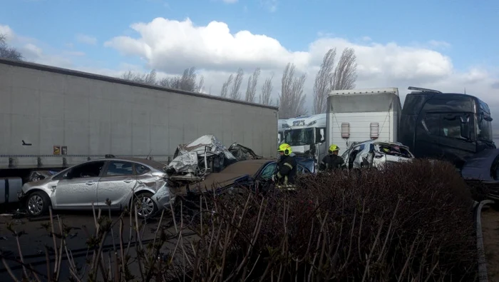 39 de persoane au fost rănite în carambolul de sâmbătă, în Ungaria (Foto: police.hu)