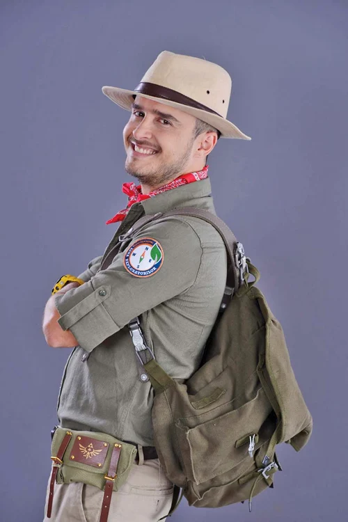 Artistul şi-a învăţat copiii să iubească muntele şi a scris chiar o carte cu tehnici de supravieţuire în natură