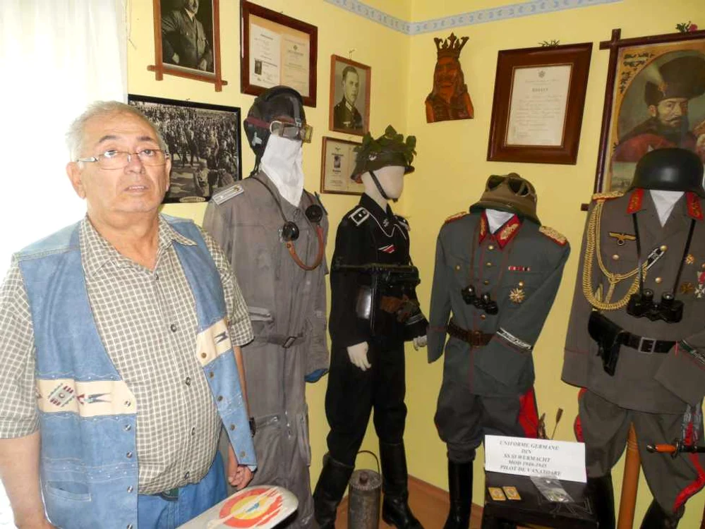 Colecţia de uniforme a lui Dan Johann von Szomraky valorează zeci de mii de euro FOTO: Ramona Găină