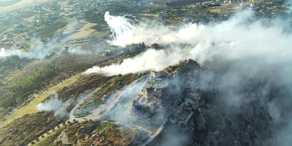 castelul Beaufort2 jpg