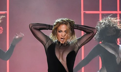 jennifer lopez sexy 51 de ani 1 jpeg