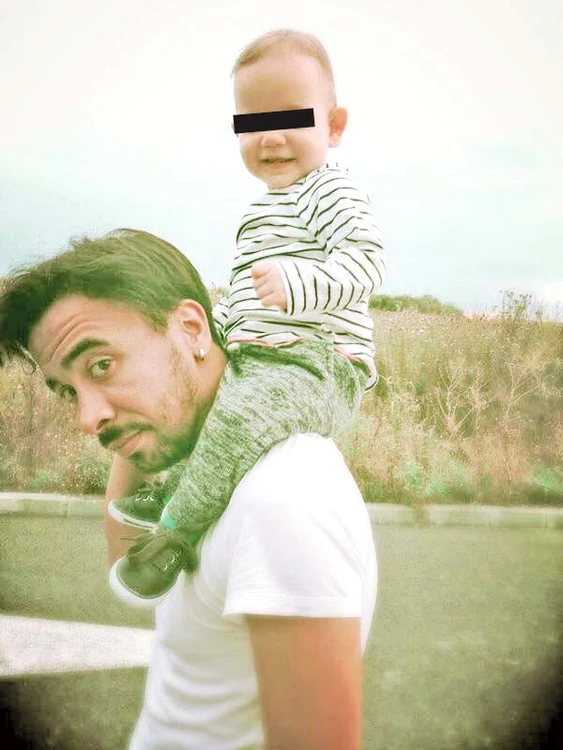 Eva, fetiţa lor de un an şi 8 luni