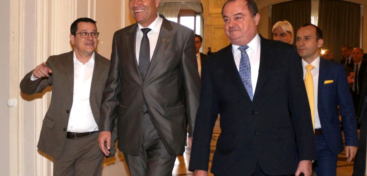 Eduard Hellvig (stânga), alături de Klaus Iohannis FOTO Mediafax