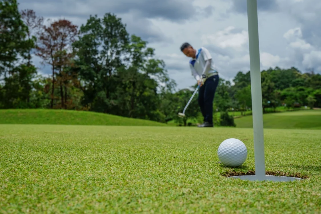 Jucătorii străini sunt invitați să joace golf la Phenian FOTO Shutterstock