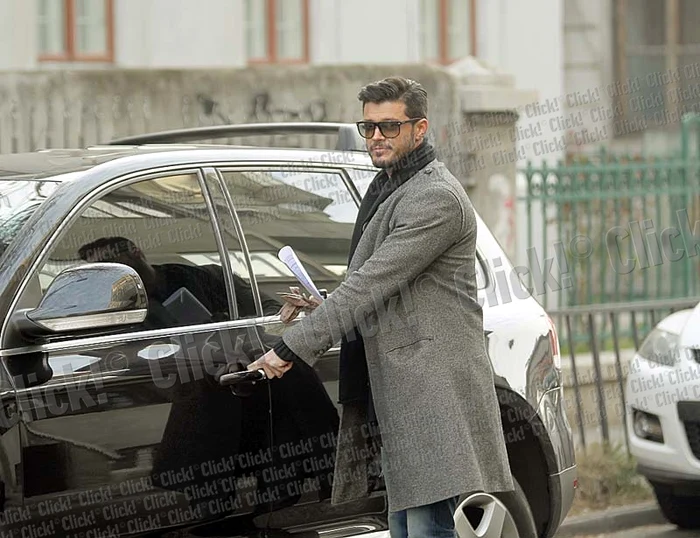 
    Vedeta PRO TV  a reuşit ieri să  schiţeze un zâmbet (FOTO: BRIGADA DIVERSE)  