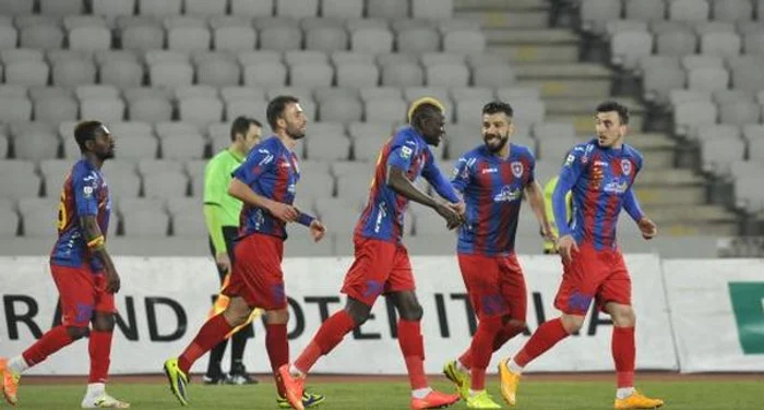 
    N'Doye şi compania n-au avut prea multe şanse în faţa locului 5 anul trecut în Ligue 1foto: Click  