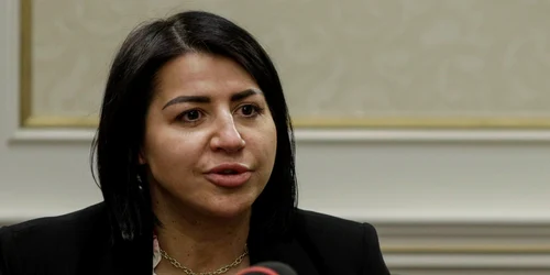 Mateea Petrescu și Tina Glandian susțin o conferință de presă în dosarul fraților Tate, în Bucuresti. FOTO Inquam Photos / Octav Ganea