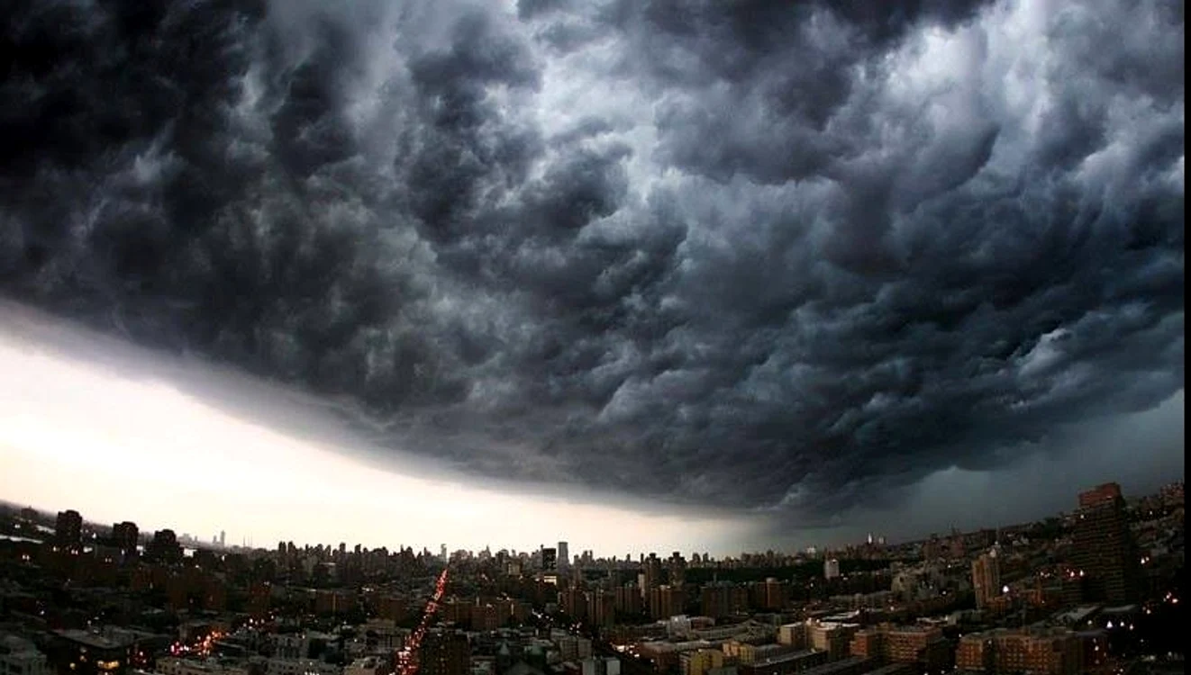 
    Meteorologii anunță că vom avea parte de patru zile de furtună  