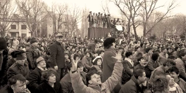 Românii au fost lăsaţi să creadă că ei l-au dat jos pe Ceauşescu