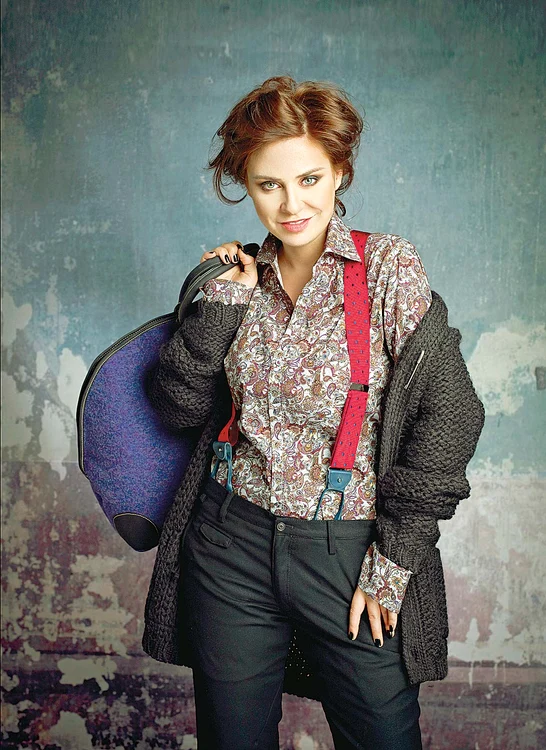 
    Adina Buzatu  