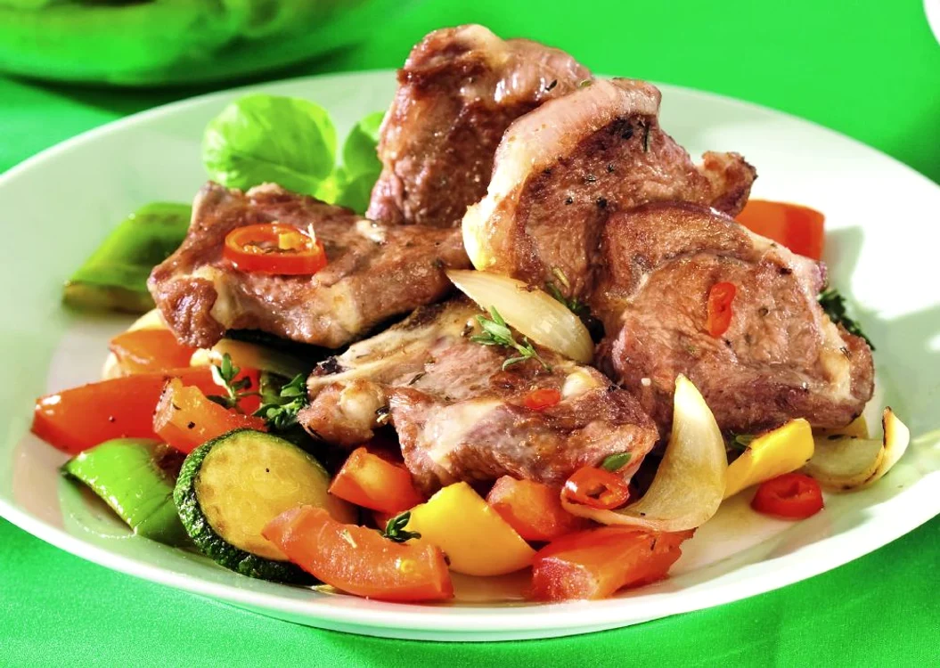 cotlete de porc cu legume jpeg