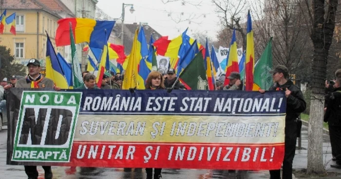 Membrii "Noua Dreaptă" au mărşăluit paşnic 