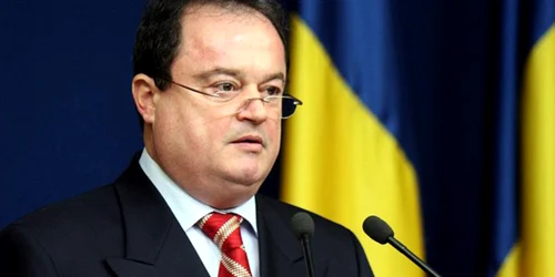 Vasile Blaga vrea să constuiască 10.000 km de drumuri judeţene