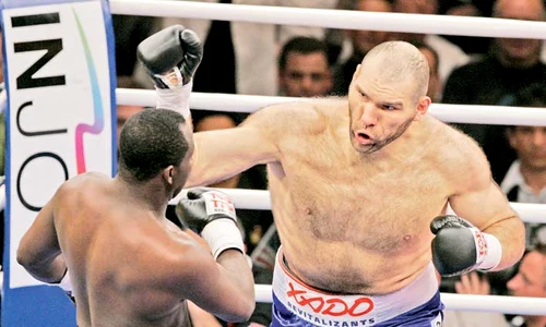 Valuev a fost  de două ori  campion mondial jpeg